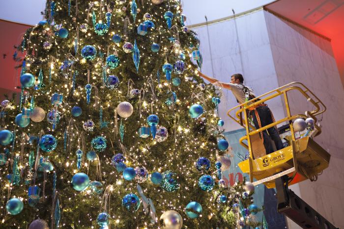 Museum of Science and Industry Christmas Around the World Grand Tree [Alison Neidt Toonen, Museum of Science and Industry]