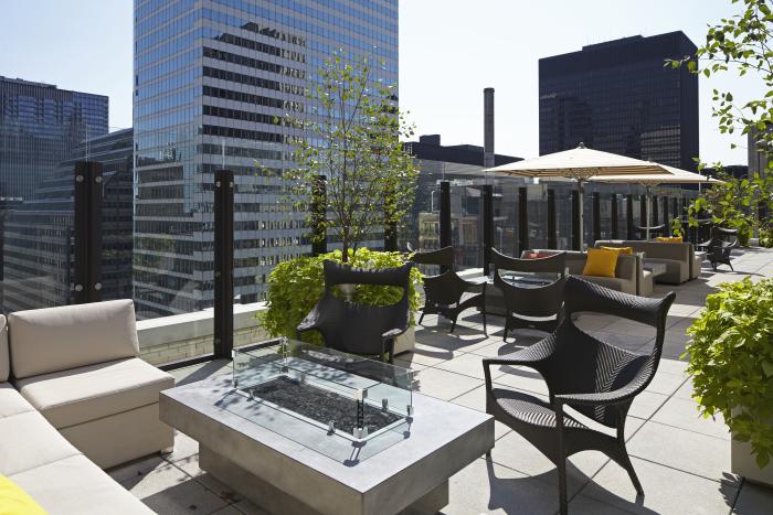 AIRE offers sparkling rooftop views of the Loop 1